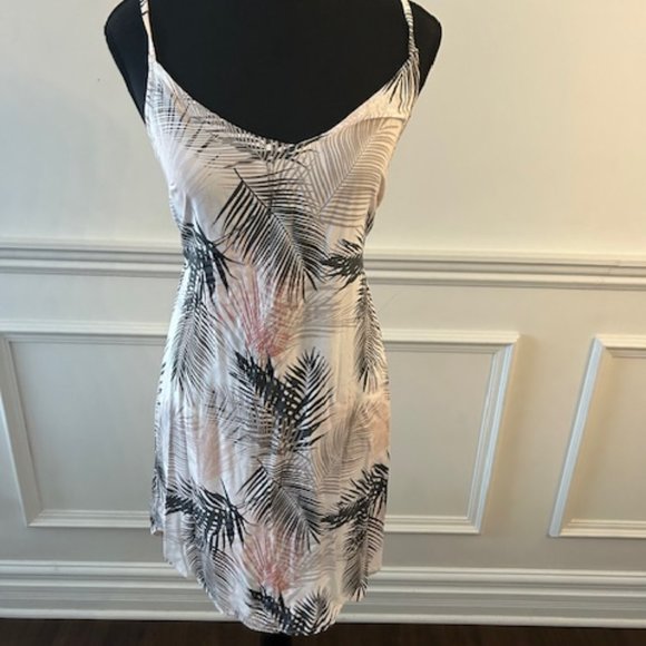 BELLA DAHL - Belted Smocked Back Dress in Sunset Palm - Picture 3 of 7